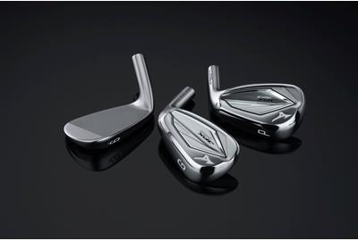 Three Mizuno JPX923 iron heads