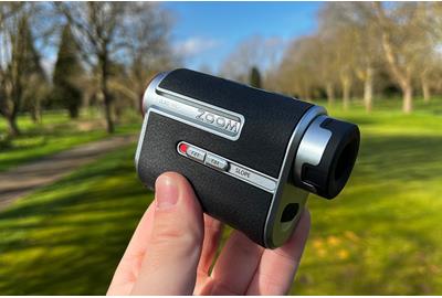 Zoom OLED Pro rangefinder in hand