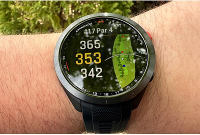 Garmin Approach S70 golf features