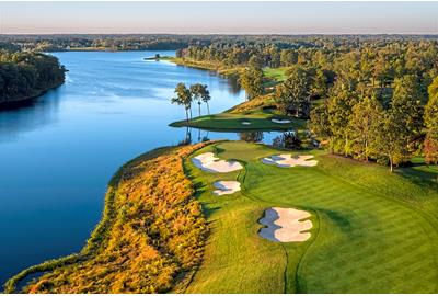 The 10th hole at Robert Trent Jones Golf Club, Virginia, USA